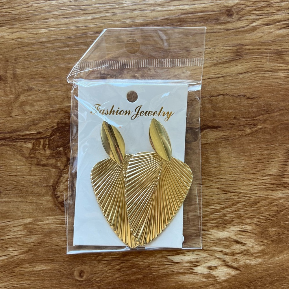 Elegant Gold Leaf Earrings
